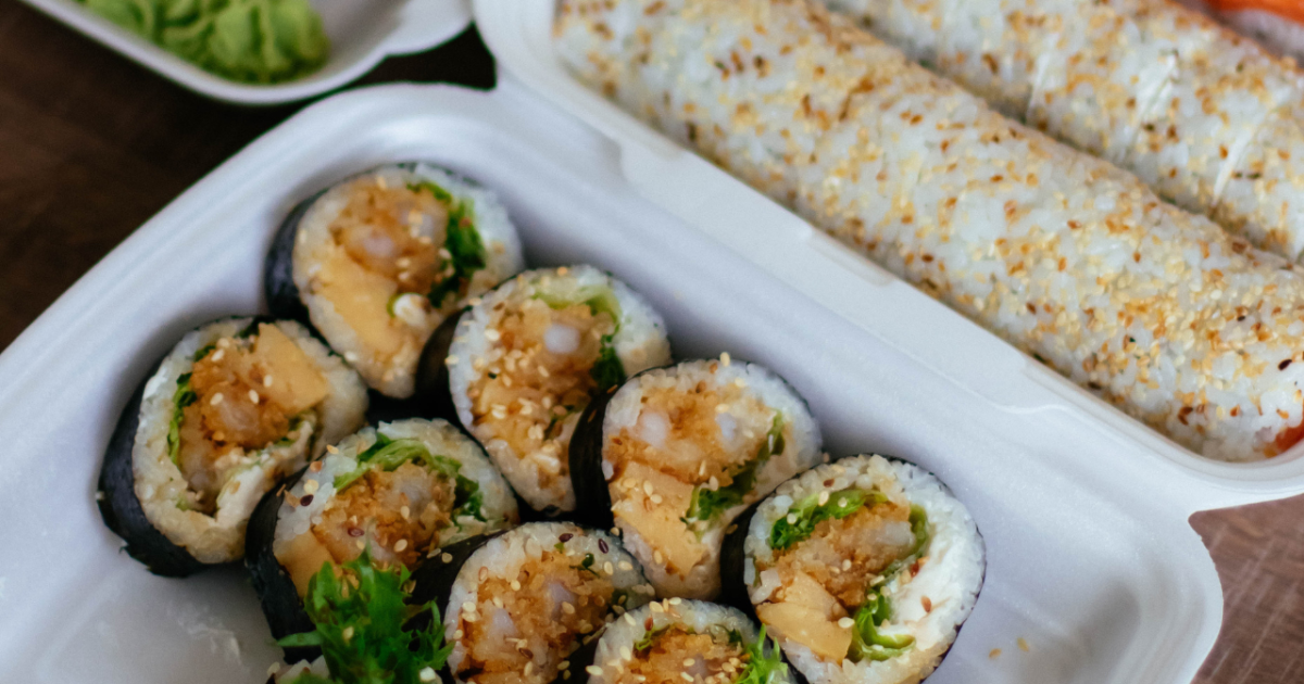 Mujer sufrió fuertes alucinaciones tras comer sushi que compró en una gasolinera